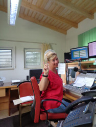 Radio ISW Moderatorin Astrid Gerda Schmid Radio ISW Moderatorin Astrid Gerda Schmid